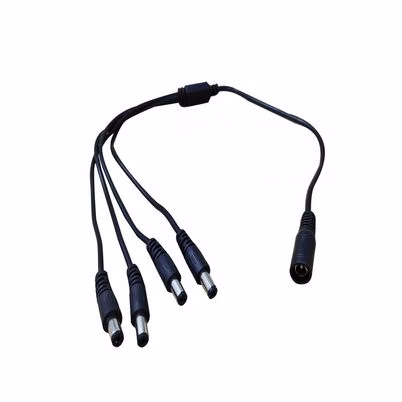 Divisor De Energía Saxxon Tipo Pulpo Con 5 Conectores Machos De 20cm Tvn017007